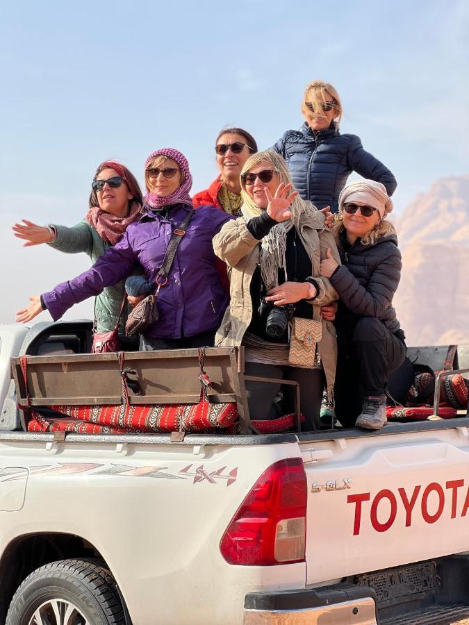 Wadi Rum Sunset Camp Eksteriør bilde