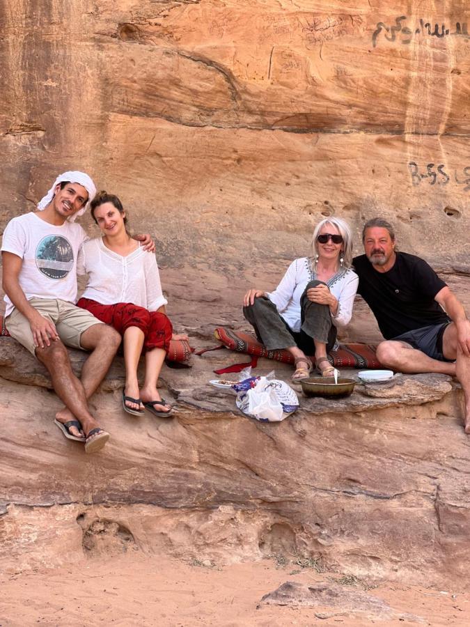 Wadi Rum Sunset Camp Eksteriør bilde