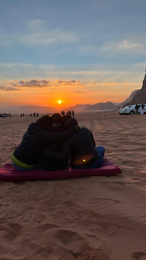 Wadi Rum Sunset Camp Eksteriør bilde
