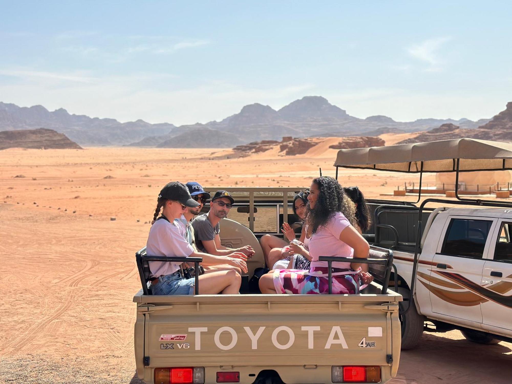 Wadi Rum Sunset Camp Eksteriør bilde